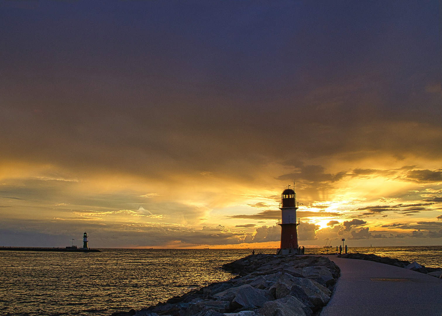 Lichtstimmung am Leuchtturm Warnemünde