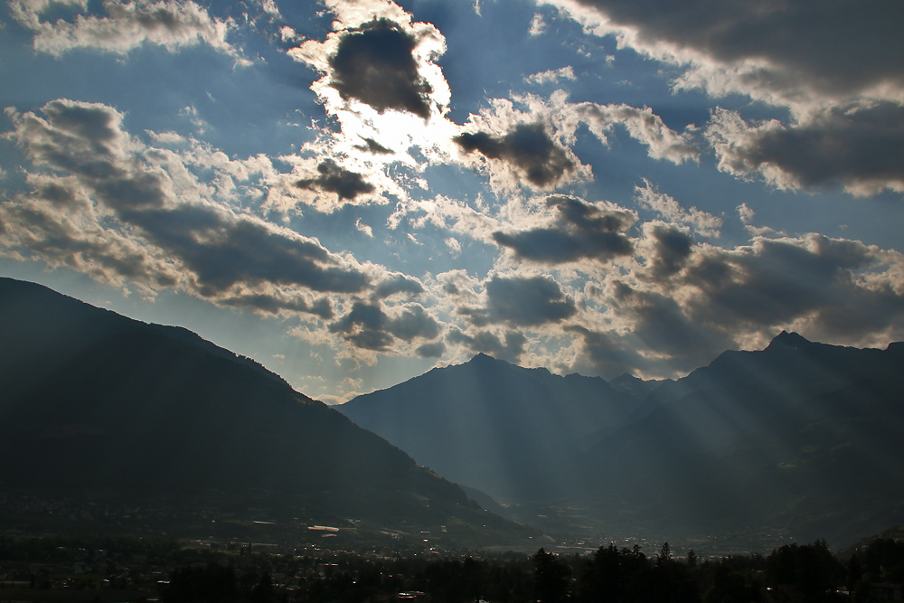 Lichtstimmung mit Bergansichten