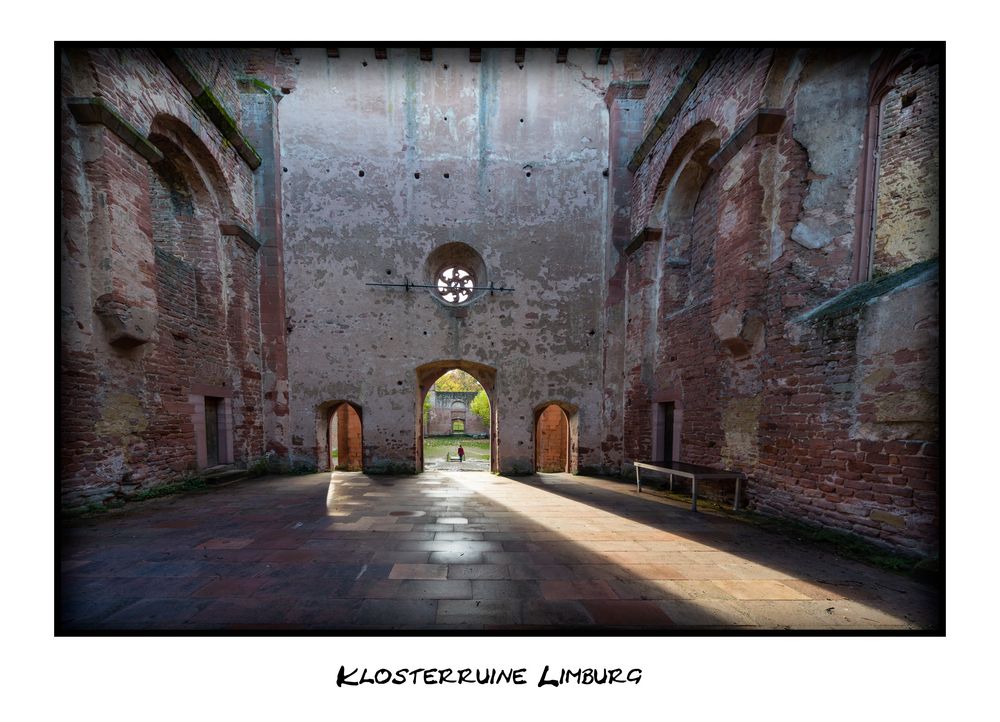 Lichtstrahl in der Klosterruine Limburg 