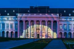 LICHTSTRÖME am Koblenzer Schloss