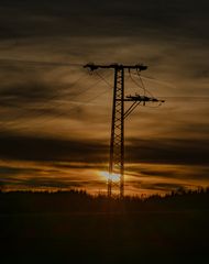 Lichtsymphonie mit Strommast