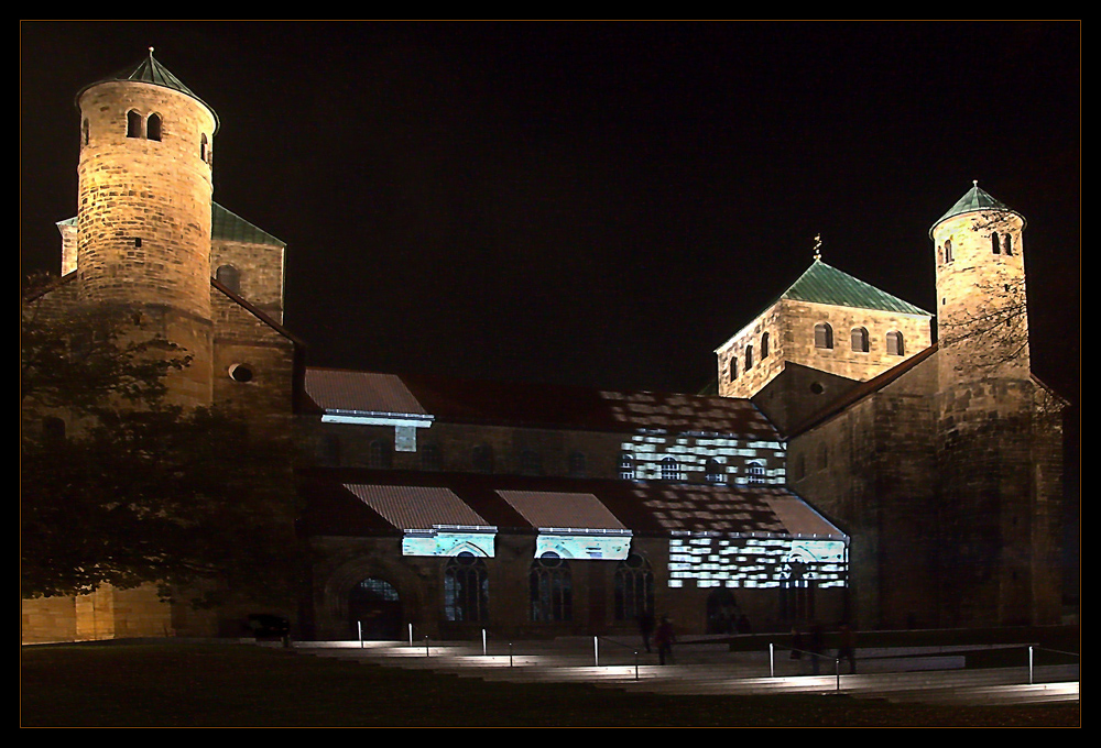 "Lichtungen" an der St. Michaeliskirche Hildesheim... (1. Fassung)