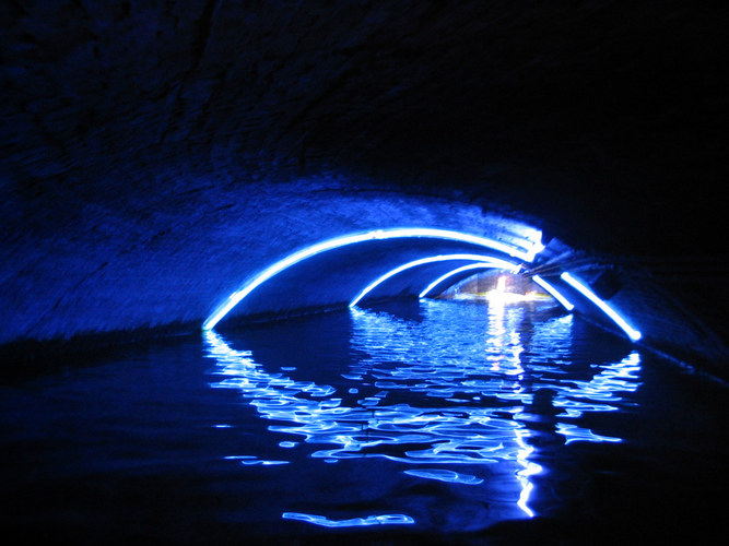 licht+wassertunnel