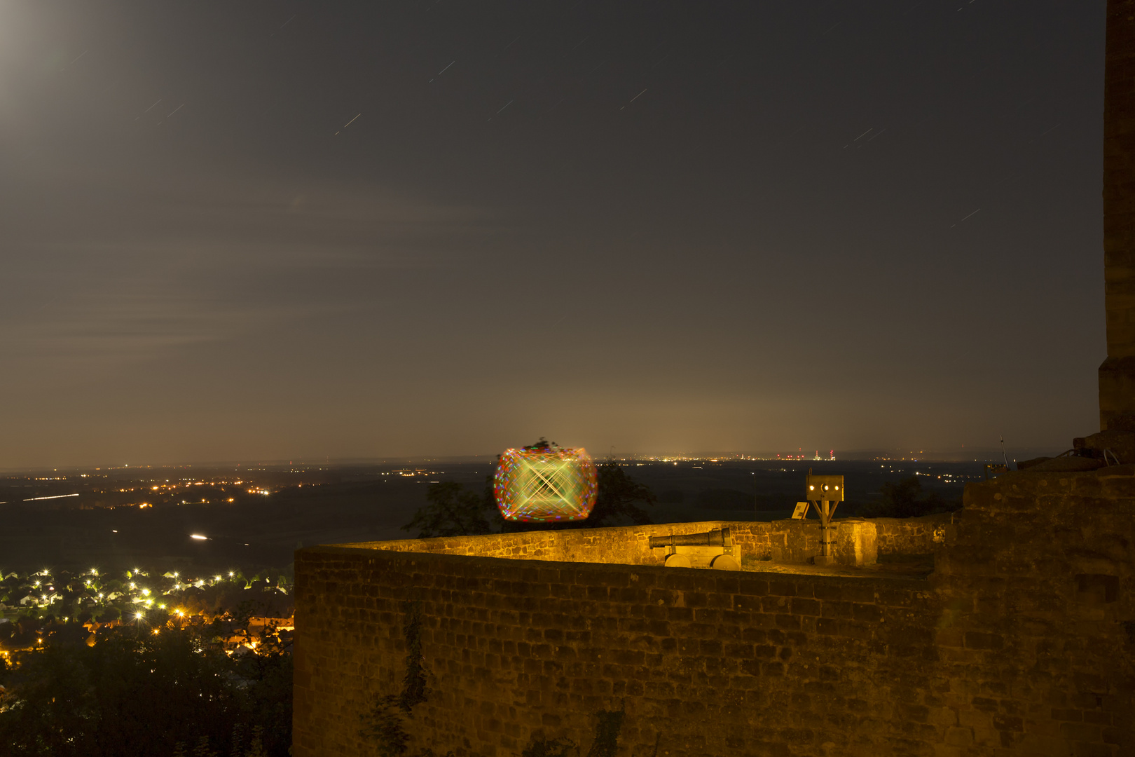 Lichtwürfel - eine besondere Kreation der Lichtkunst auf der Burg Landeck