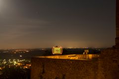 Lichtwürfel - eine besondere Kreation der Lichtkunst auf der Burg Landeck