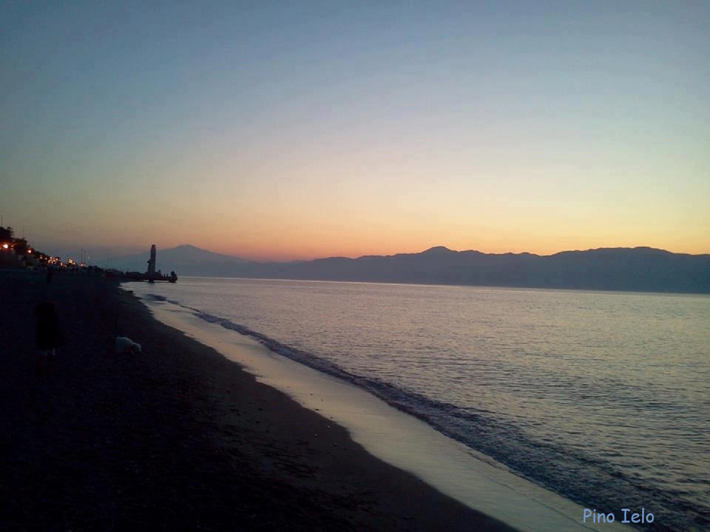 Lido comunale di Reggio Calabria - Tramonto - panorama Etna