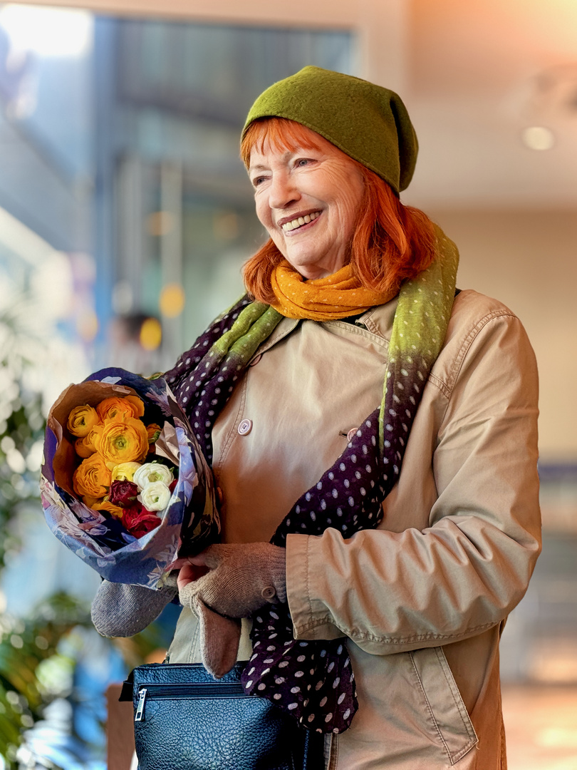 Liebe Grüße zum Internationalen Frauentag von Angelika aus Rödermark (2024)