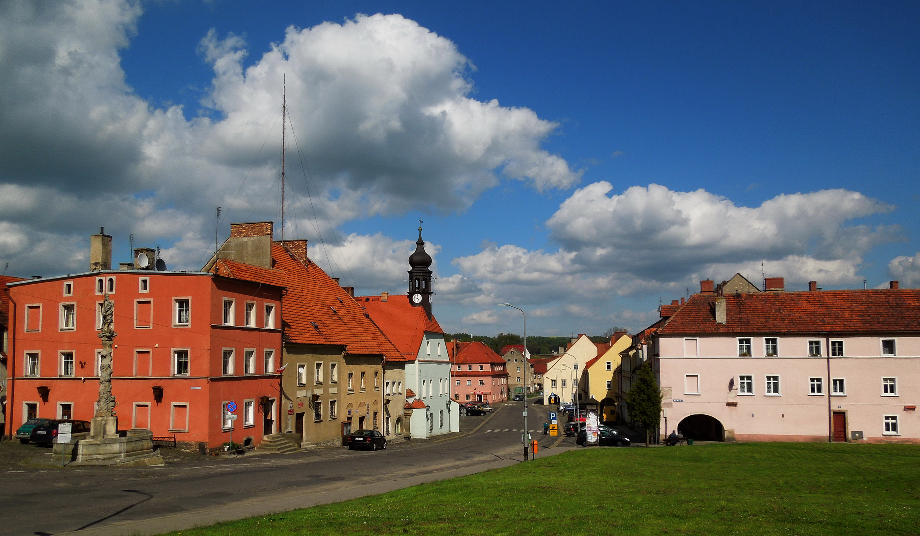 Liebenthal ,Markt mit Rathaus Foto & Bild europe, poland, poland