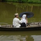 Liebes Paar auf dem See in Javanischer Tracht