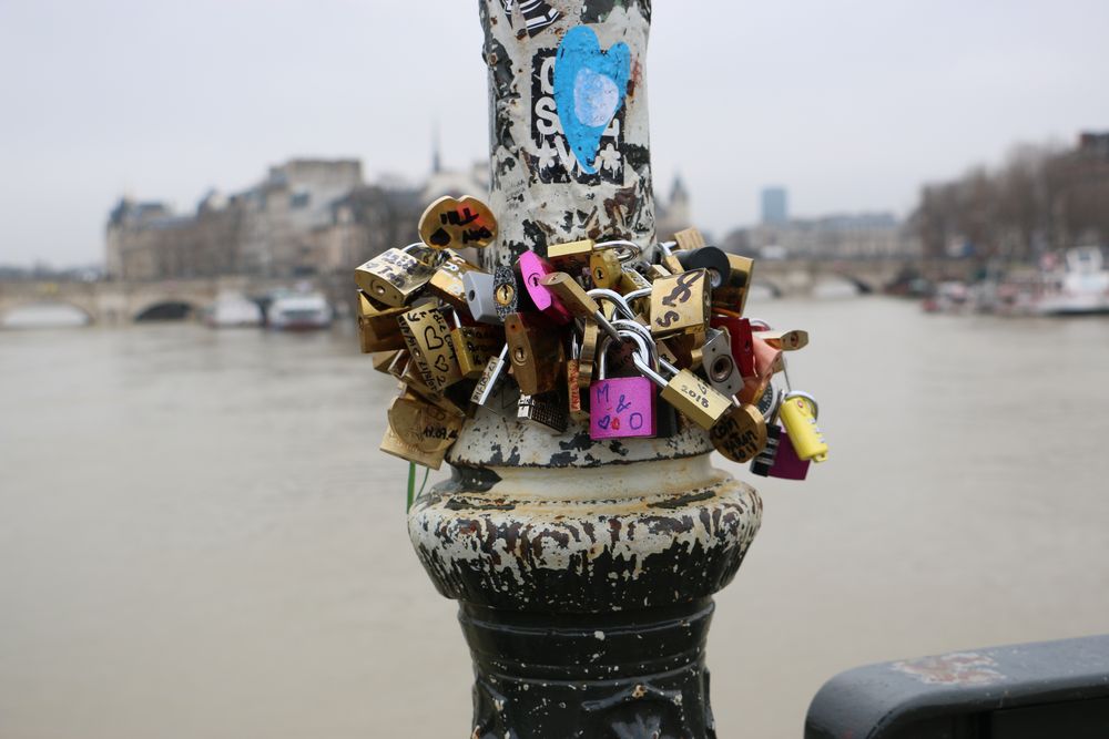 Liebesgrüße von der Pont Art