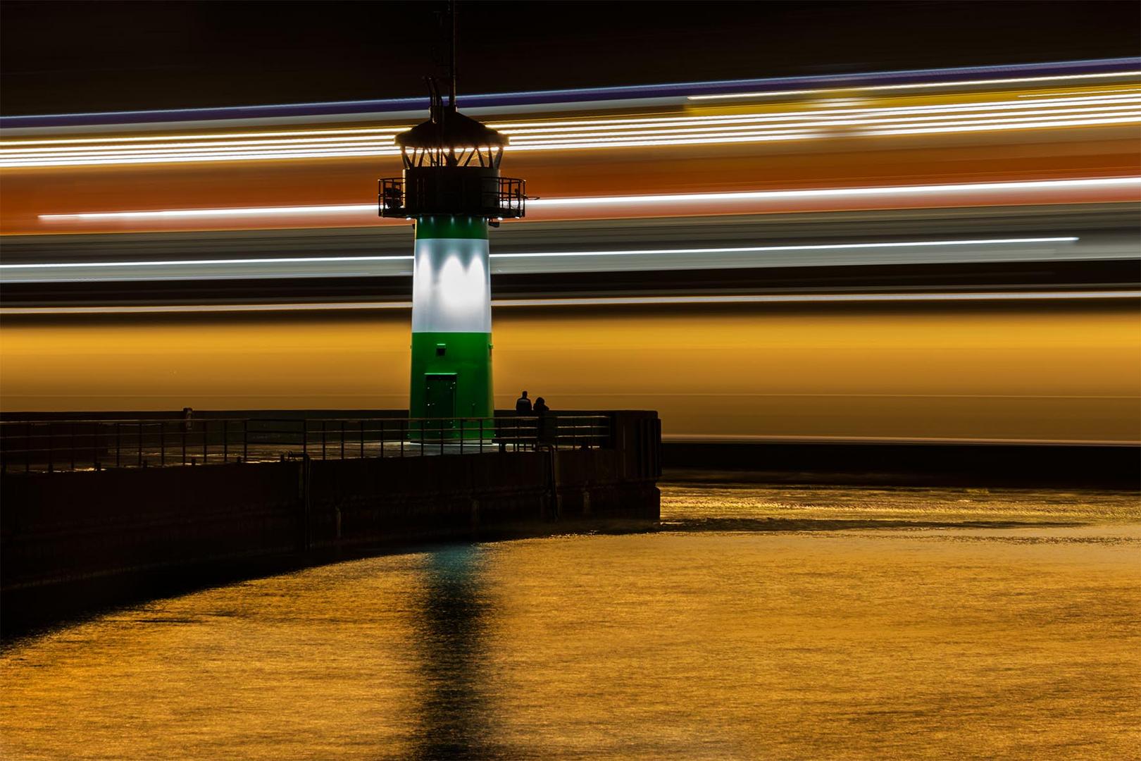 Liebespaar am Leuchtturm