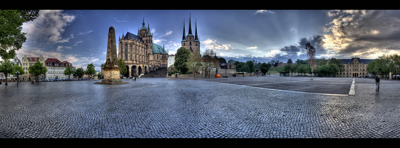 Liebespaar auf dem Domplatz Erfurt ;-)