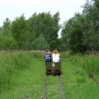 Liebespaar auf der Feldbahn