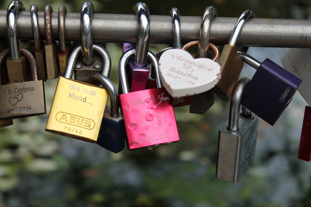 Liebesschlösser Foto & Bild burg, brücke, liebe Bilder auf