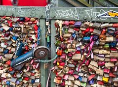 "Liebesschlösser" auf der Hohenzollernbrücke