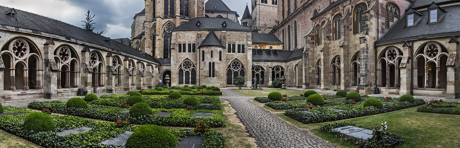 Liebfrauenkirche und Hoher Dom Sankt Peter zu Trier (2)