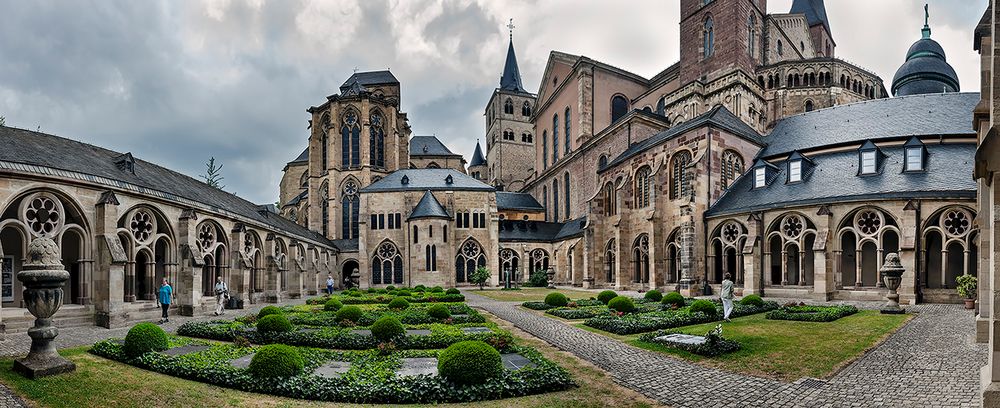 Liebfrauenkirche und Hoher Dom Sankt Peter zu Trier