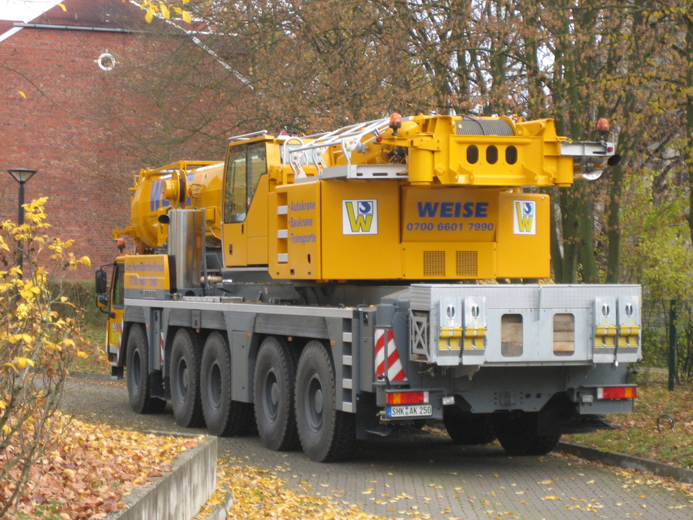 Liebherr LTM 1220