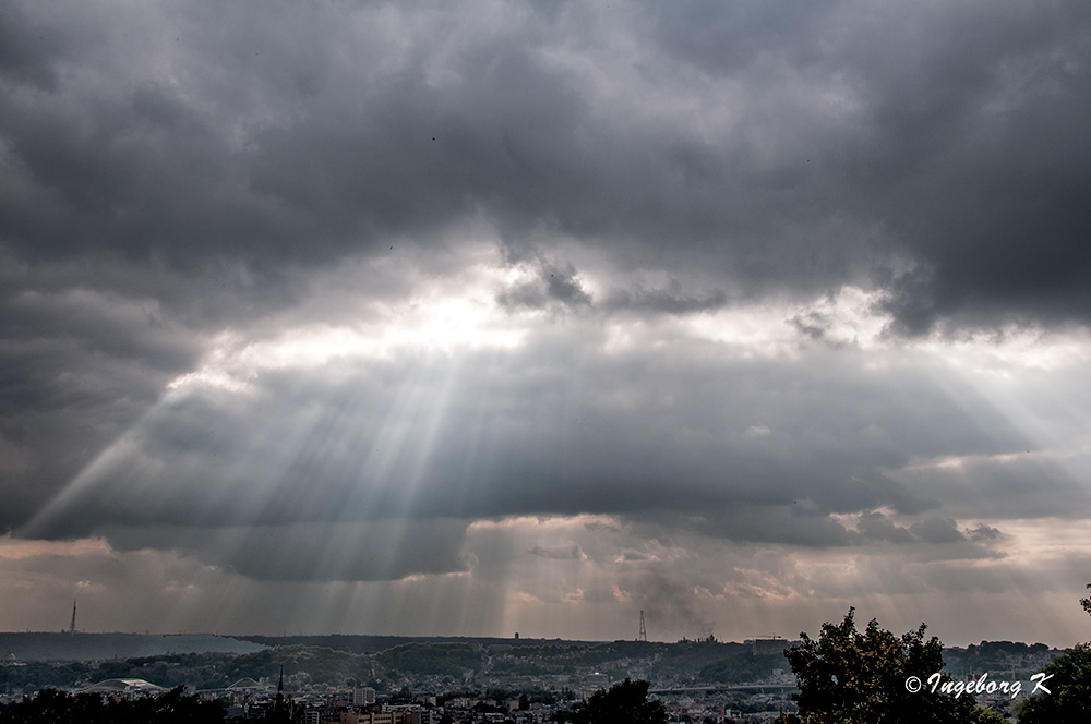 Liége - Der Wettergott zwingt zu einer kleinen Pause - vor dem wieder "trocknen" Abend