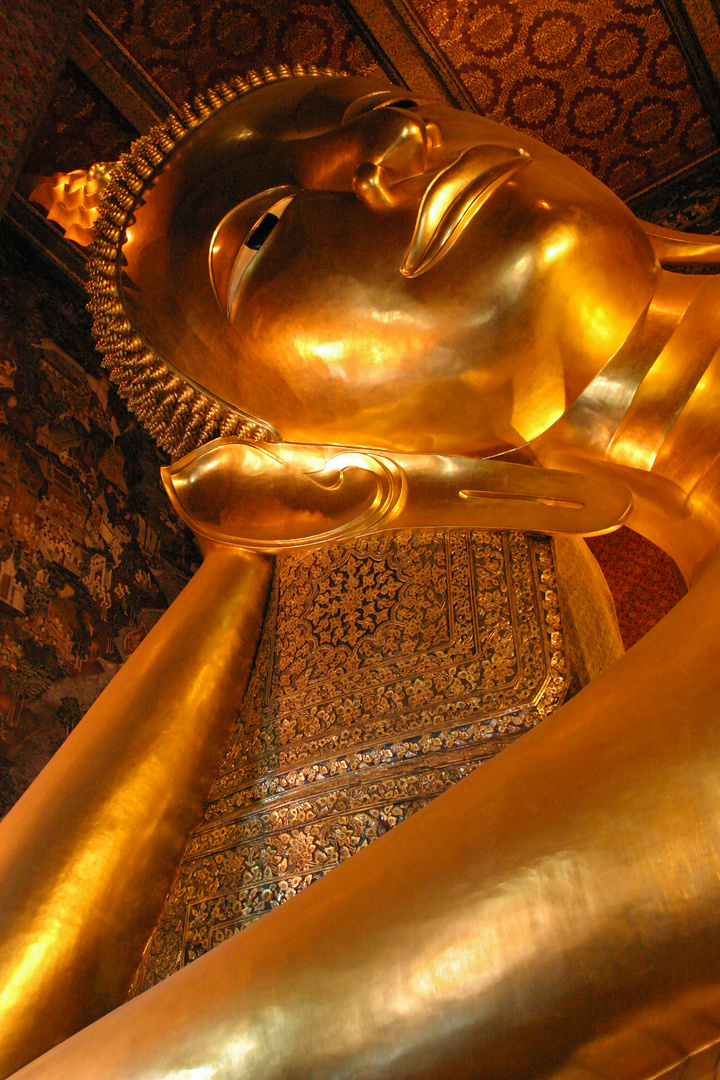 Liegender Buddha im Wat Pho in Bangkok