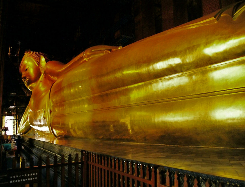 Liegender Buddha im Wat Pho Tempel / Bangkok