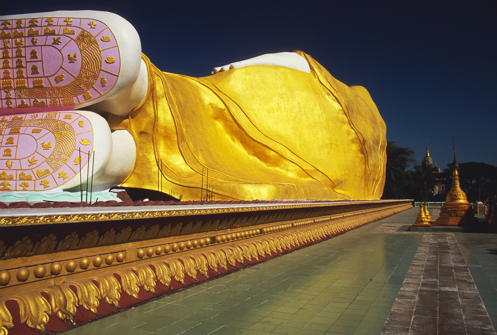 Liegender Buddha in Bago