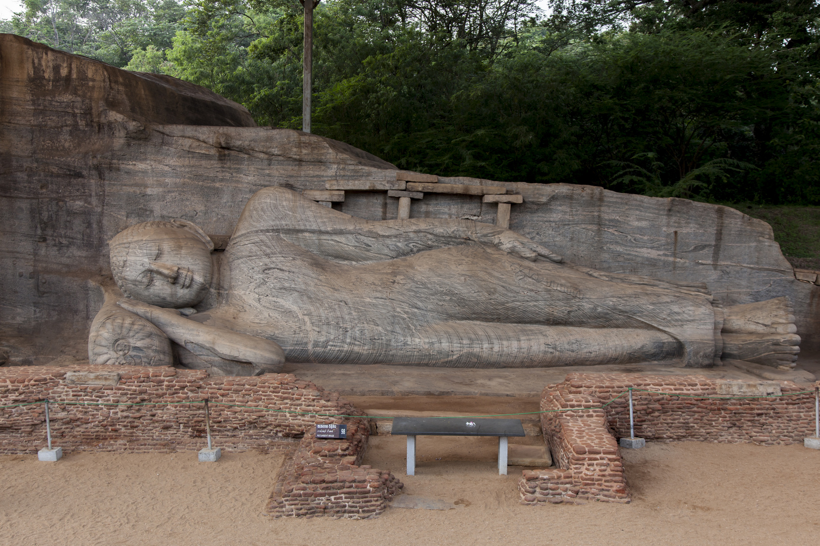 Liegender Buddha (Parinirvana des Buddha)