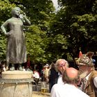 Liesl-Karlstadt-Brunnen auf dem Viktualienmarkt in München. Den Viktualienmarkt...