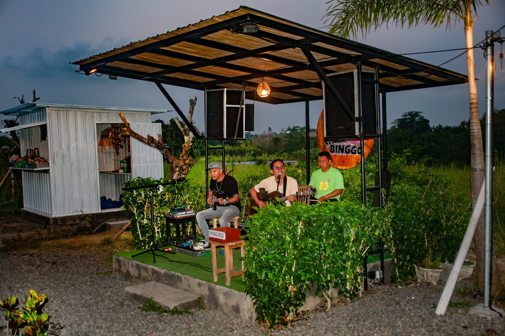 Life music in Kampung Binggo 