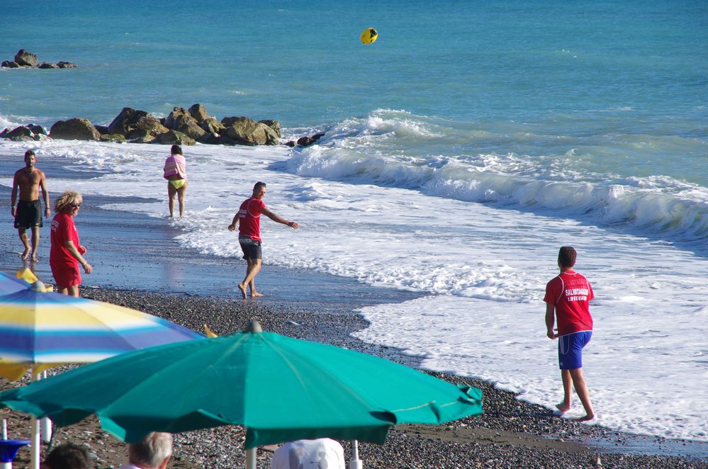 Lifeguard hat Freizeit weil niemand ins Wasser geht