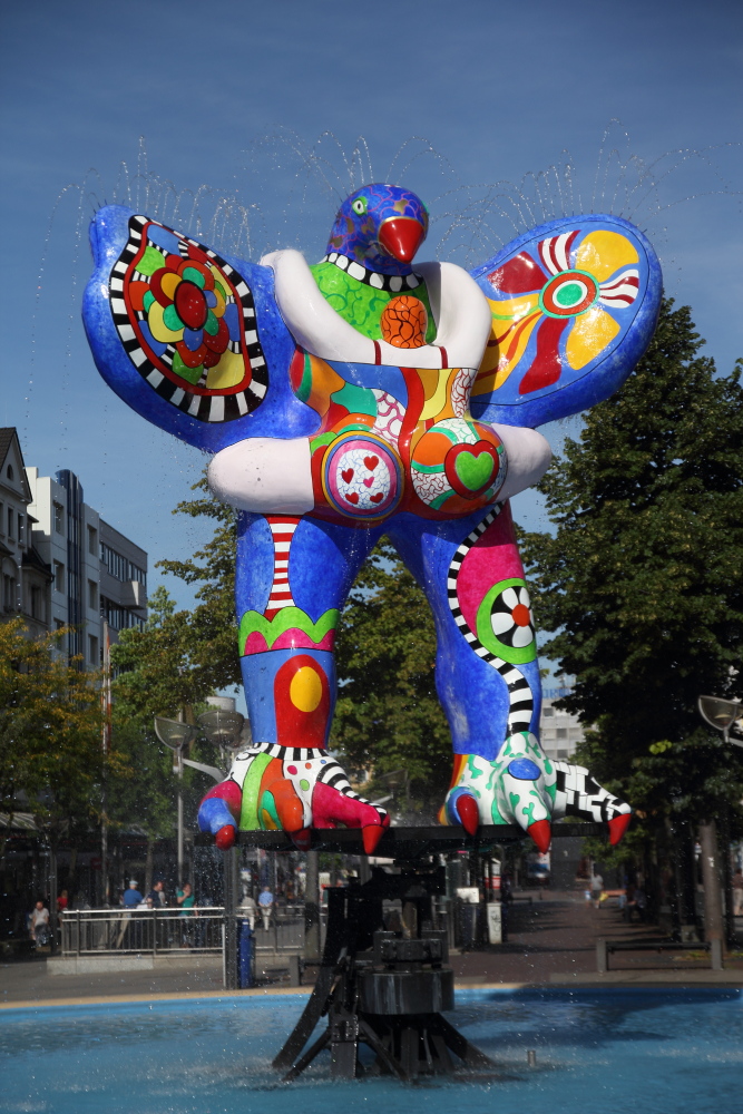 Lifesaver Brunnen von Niki de Saint Phalle in Duisburg