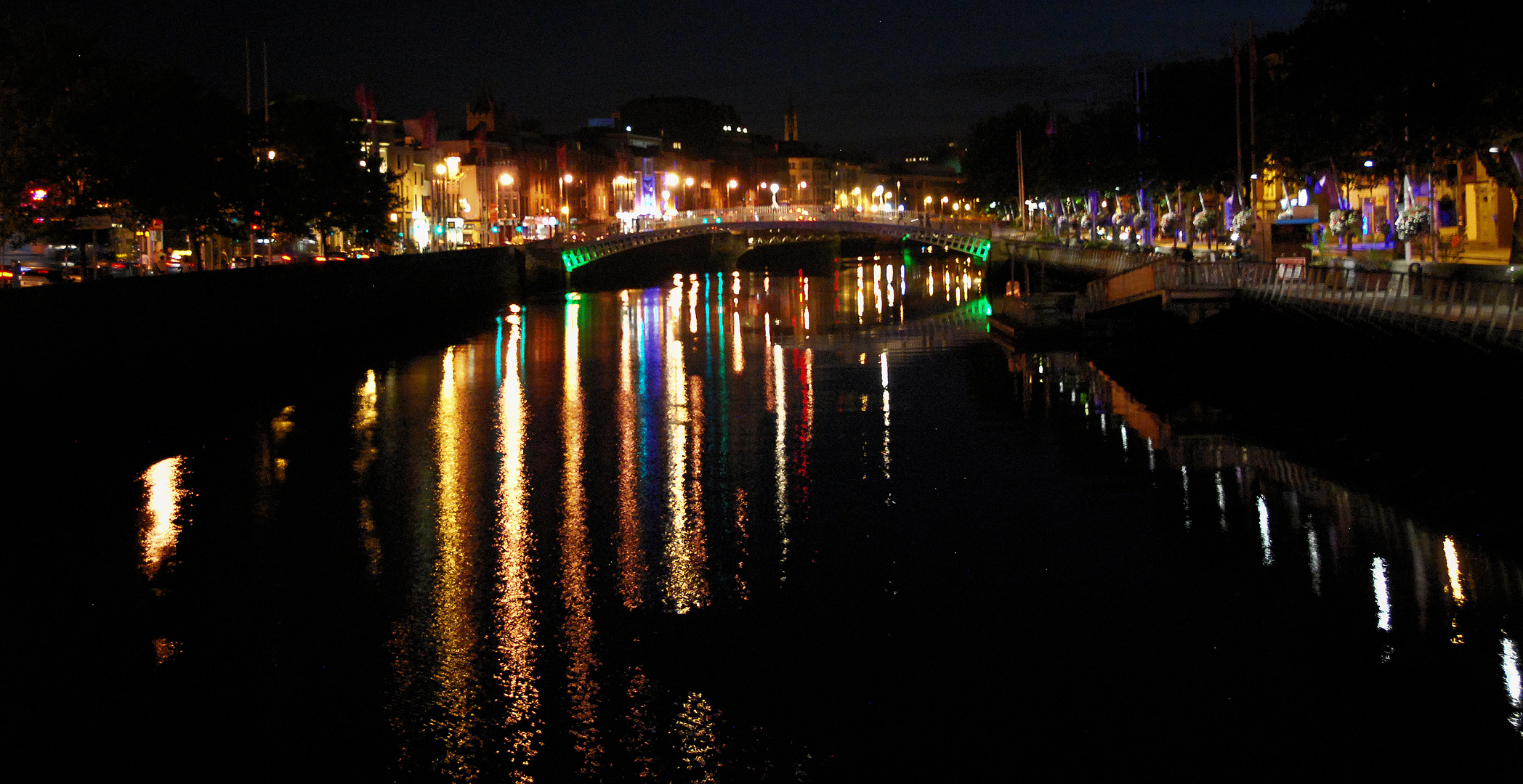 Liffey bei Nacht