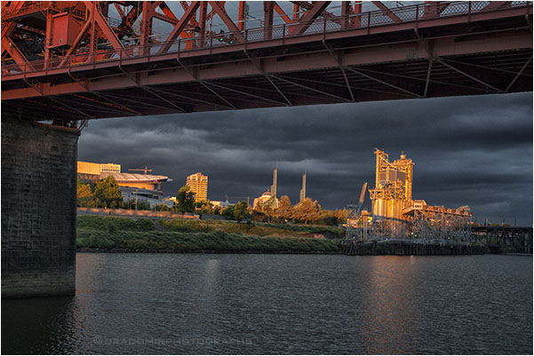 Light And Broadway Bridge