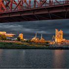 Light And Broadway Bridge