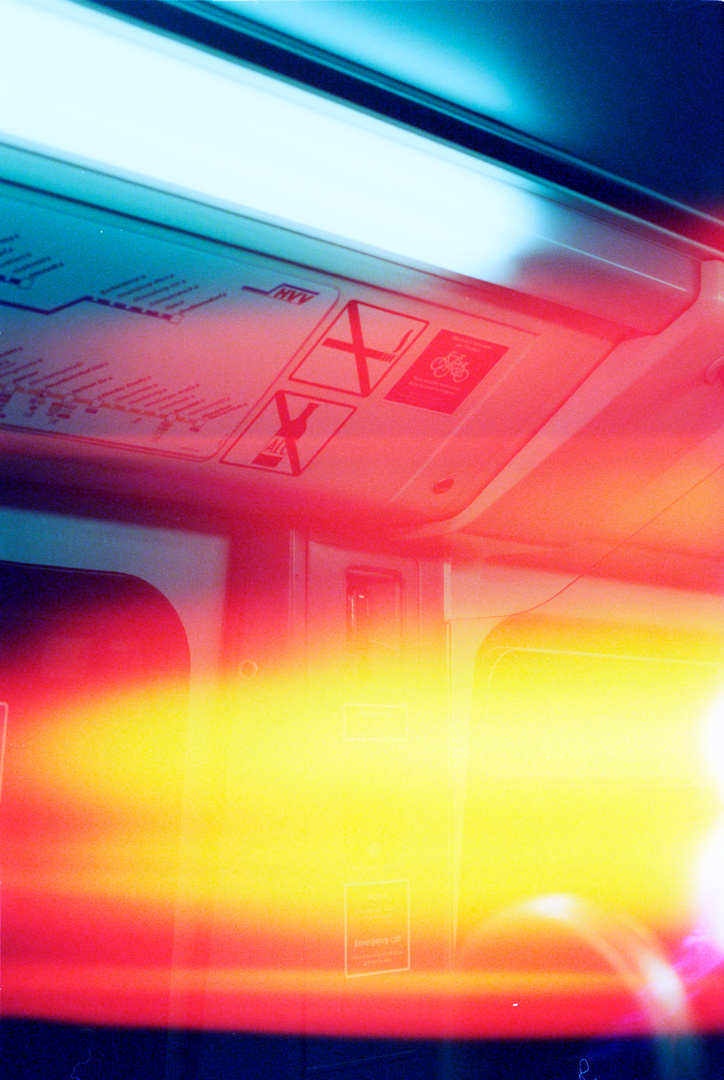 Light Leaks in der U Bahn