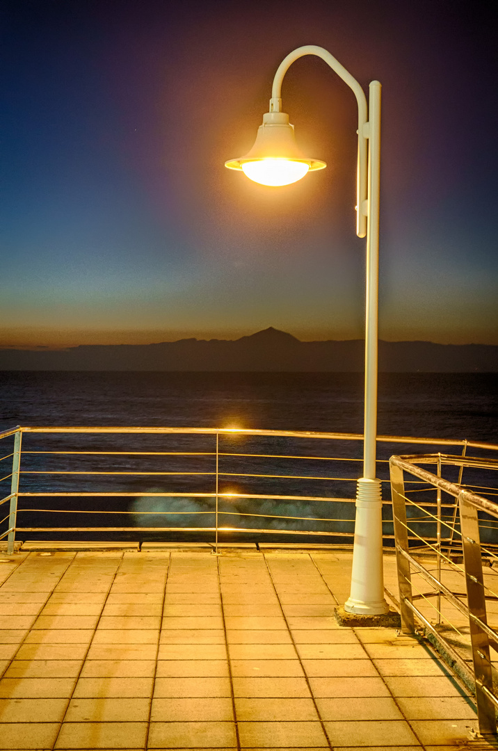 Light over the Teide