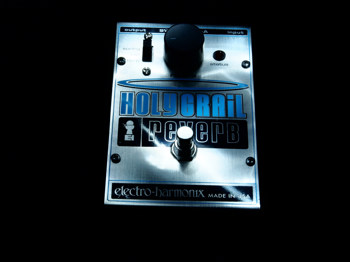 Light Painting: Electro Harmonix vintage " HolyGrail Reverb "