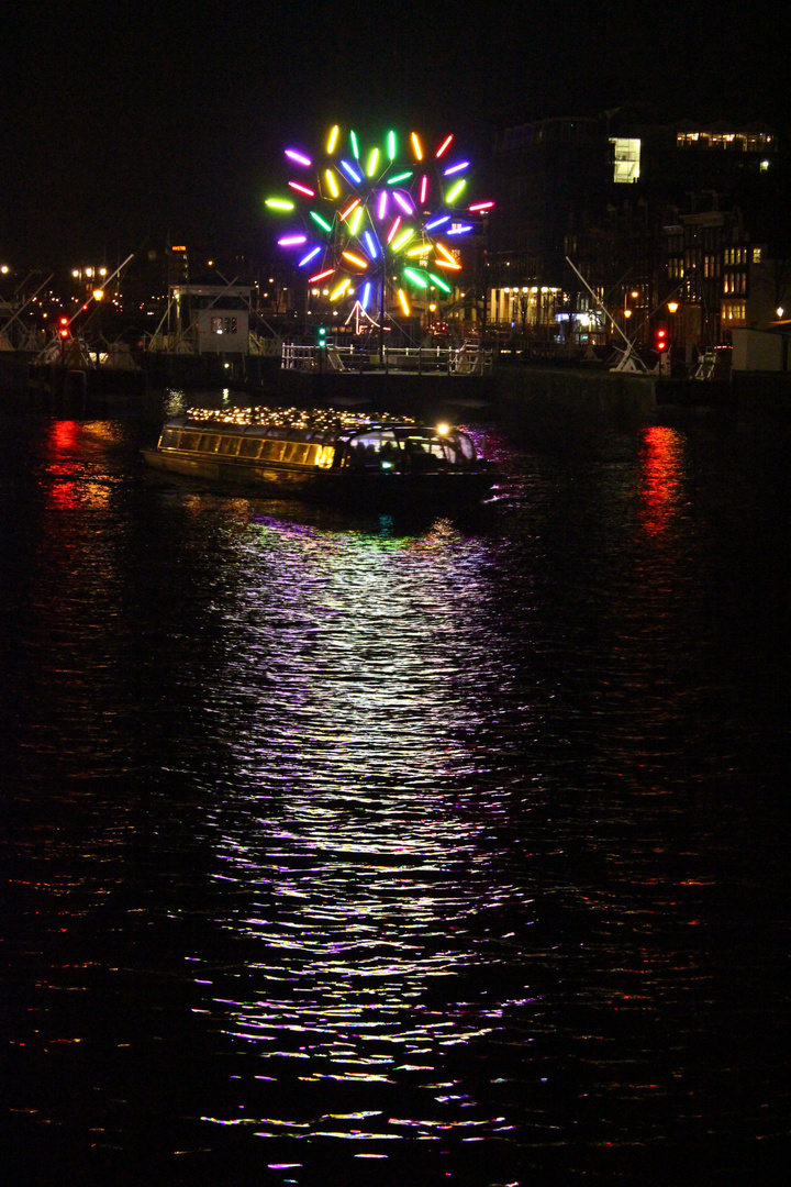 Lightfestival mit Grachtenboot