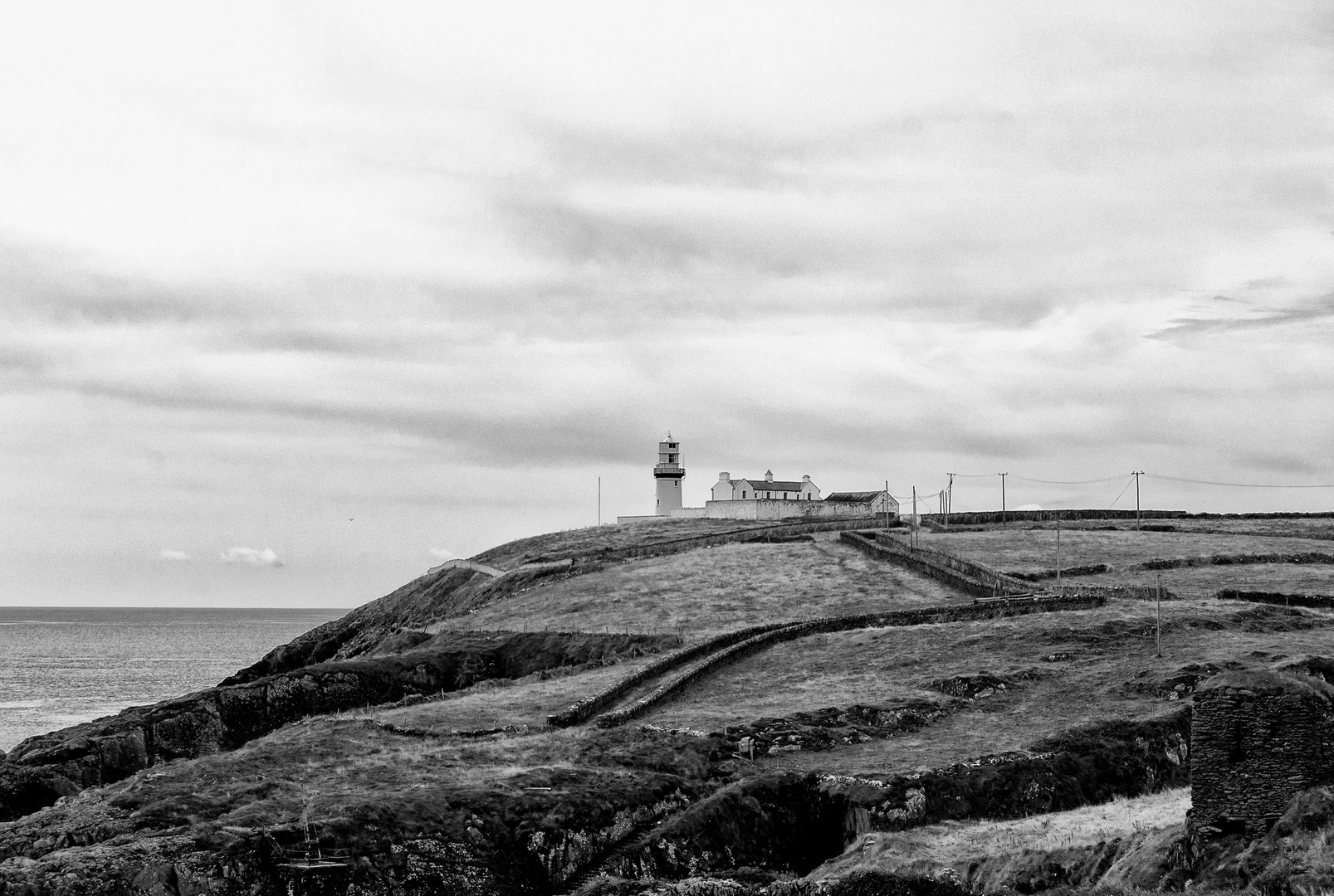 ... lighthouse b/w ...