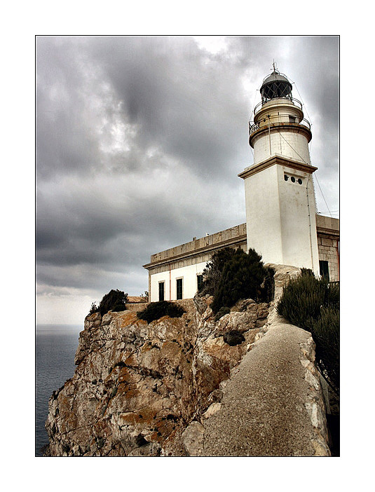 -| lighthouse |-