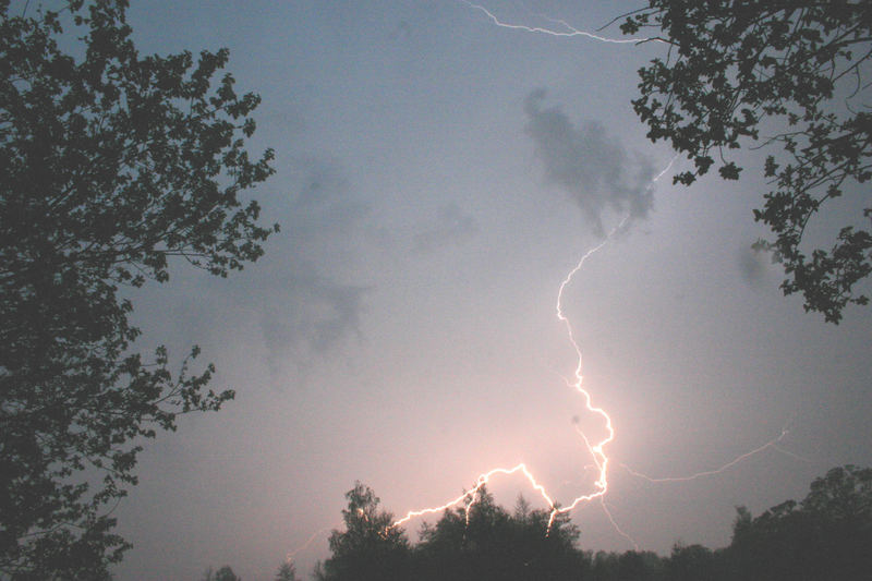 lightning at lenwade lakes. norfolk.uk