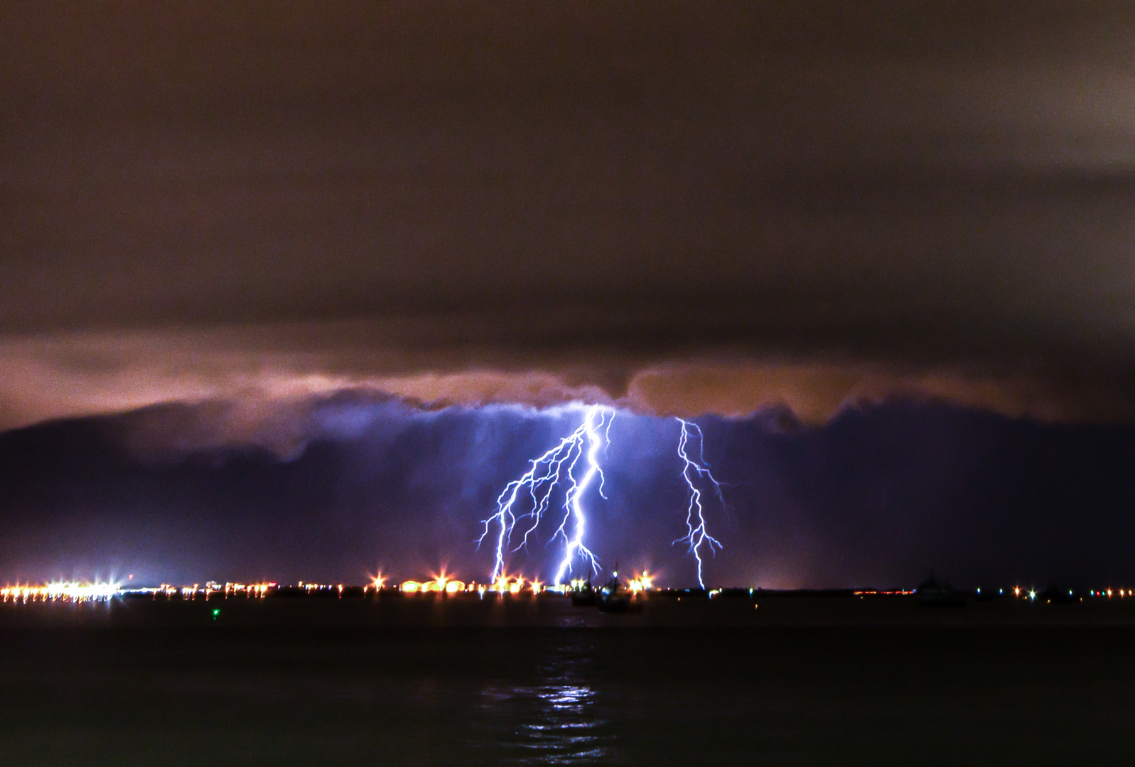 Lightning, Darwin