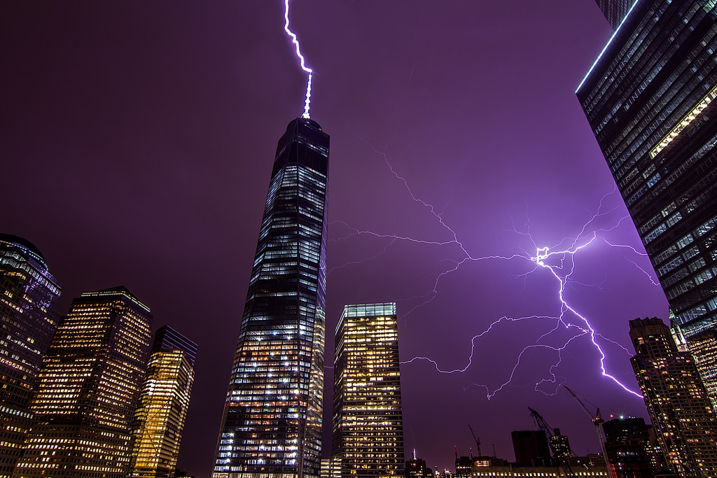 Lightning hits Freedom Tower