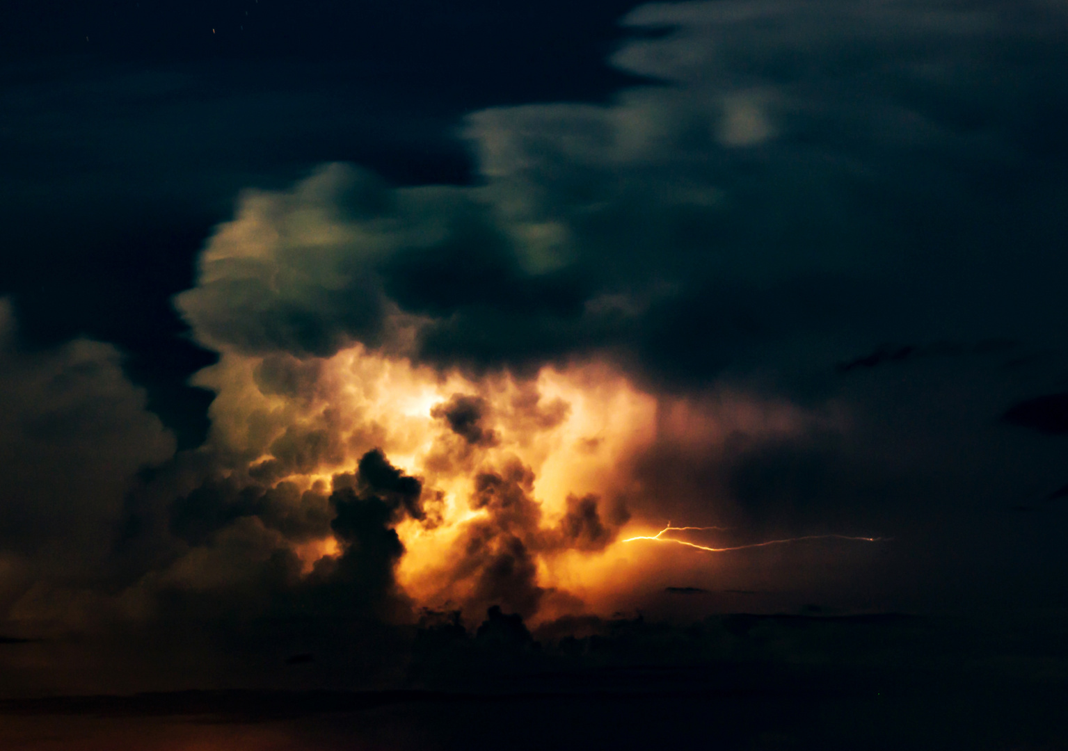 Lightning inside a Stormcloud