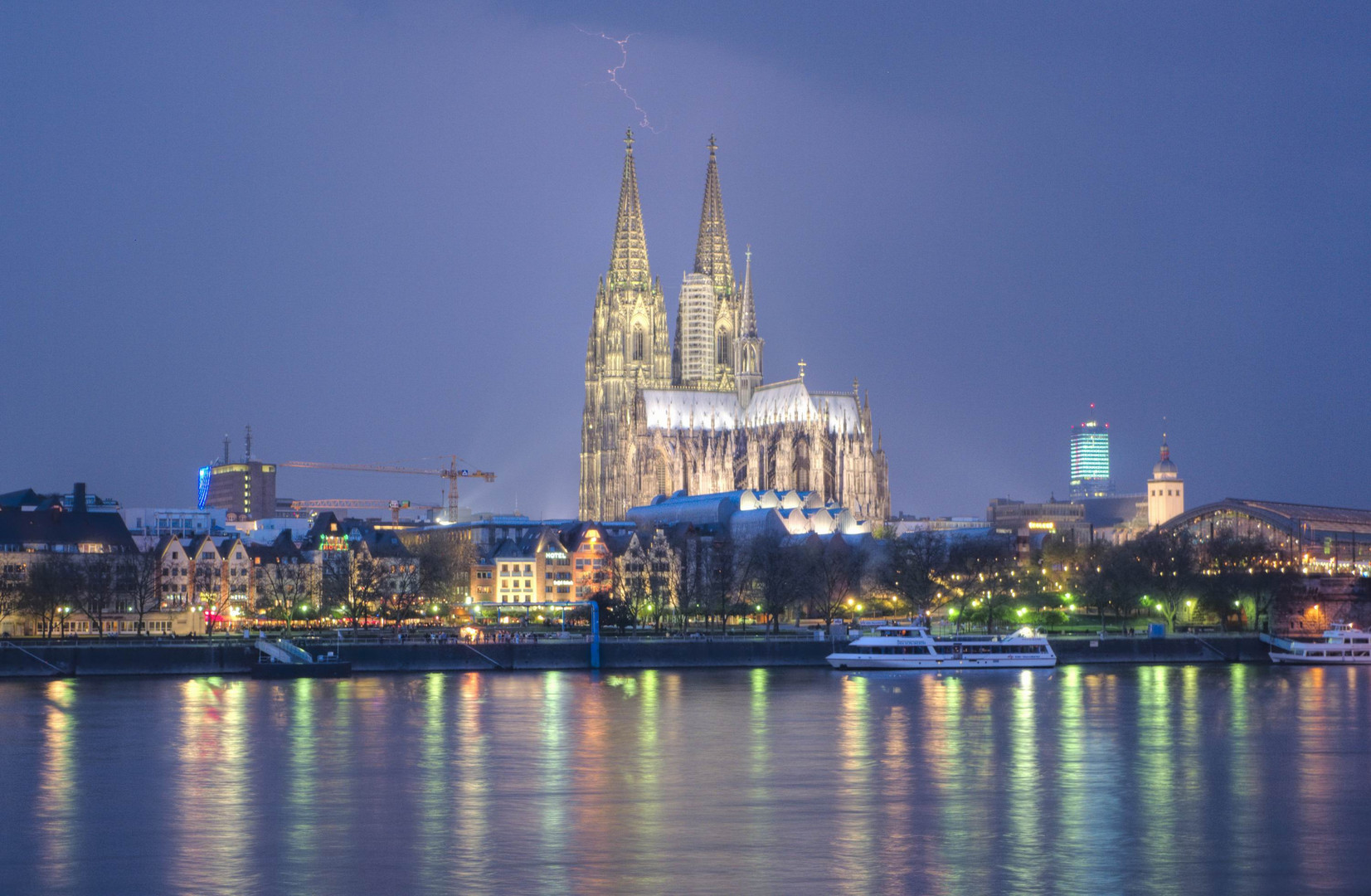 Lightning strikes the southern tower of the cathedral