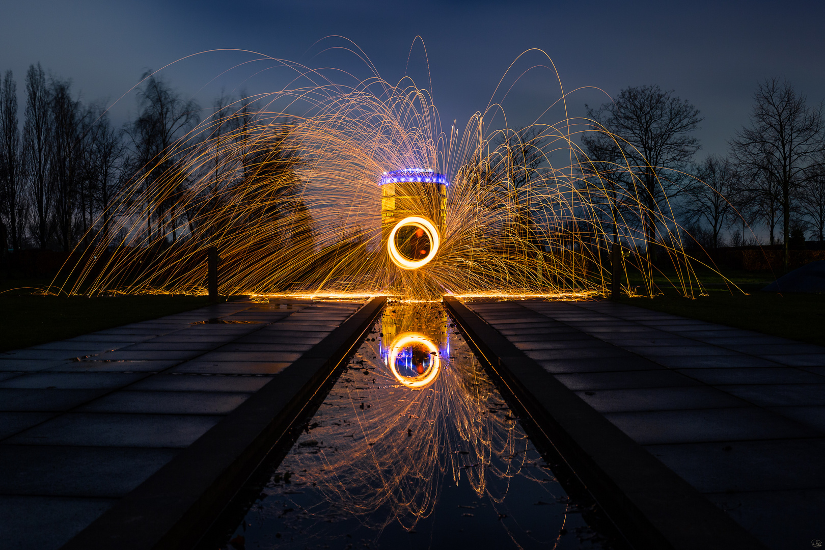 Lightpainting am Gasometer Oberhausen