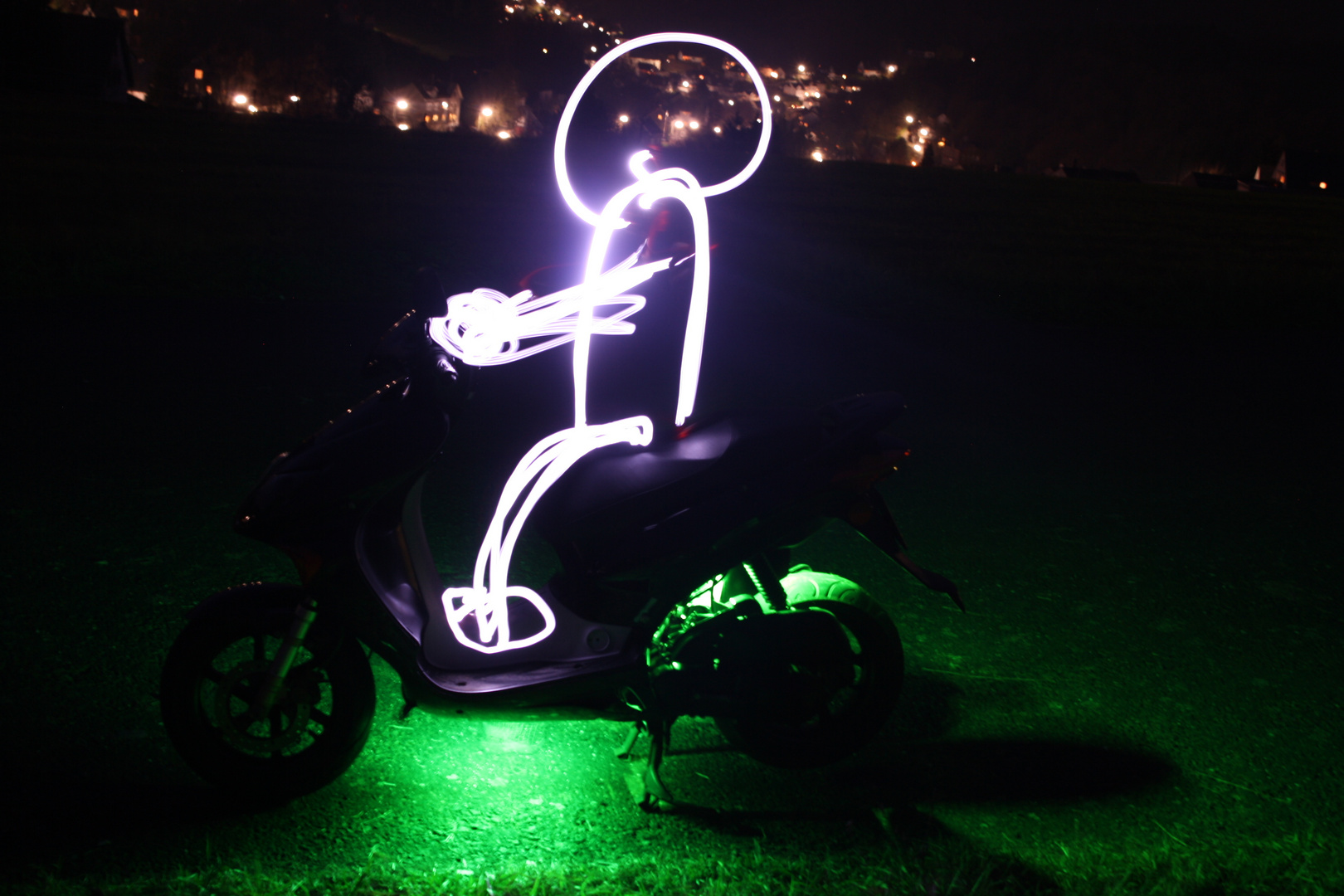 Lightpainting - Der virtuelle Rollerfahrer auf dem reellen Roller!