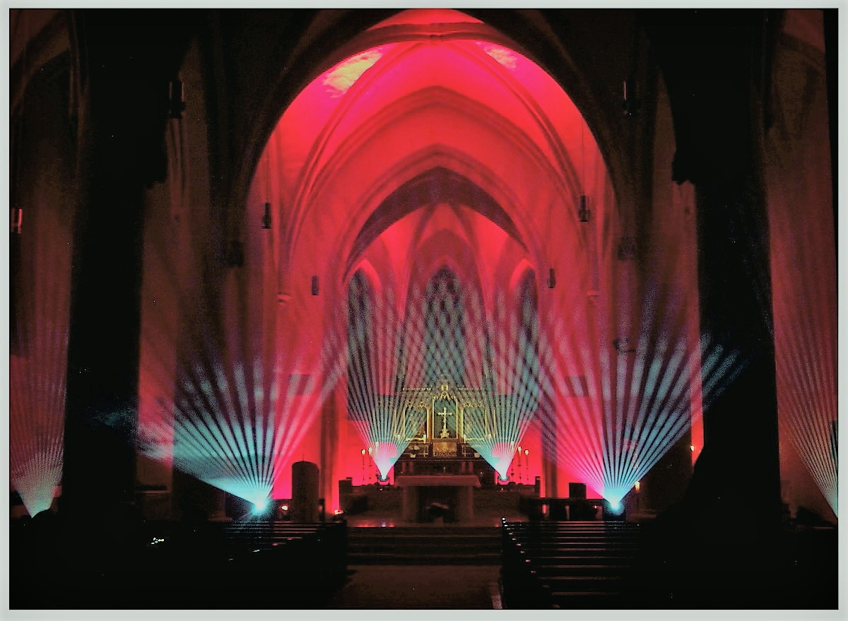 Lightshow in der Kirche St. Johannnes