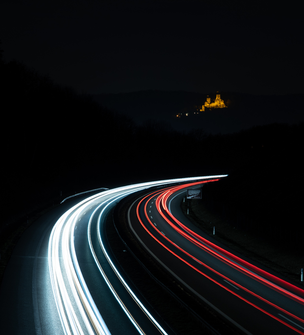 Lighttrails zur Burgruine Rötteln