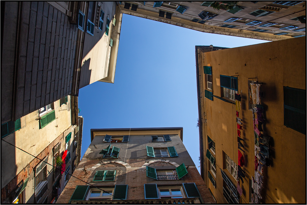Liguria | narrow streets |